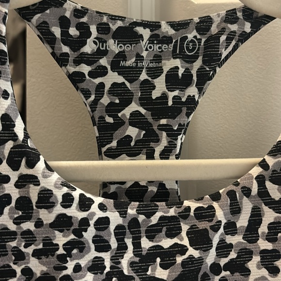 Outdoor Voices Tech Sweat Crop Top - Small - Picture 2 of 3